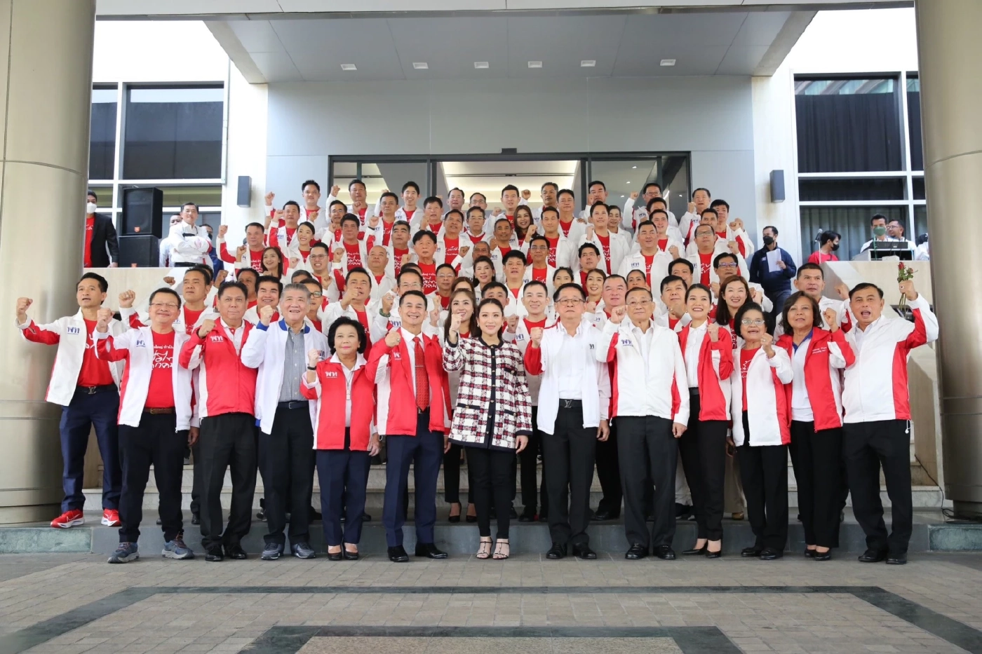 “เพื่อไทย” คึก เปิด 61 ว่าที่ผู้สมัคร ส.ส. ลั่น เหมาเก้าอี้โคราชยกจังหวัด