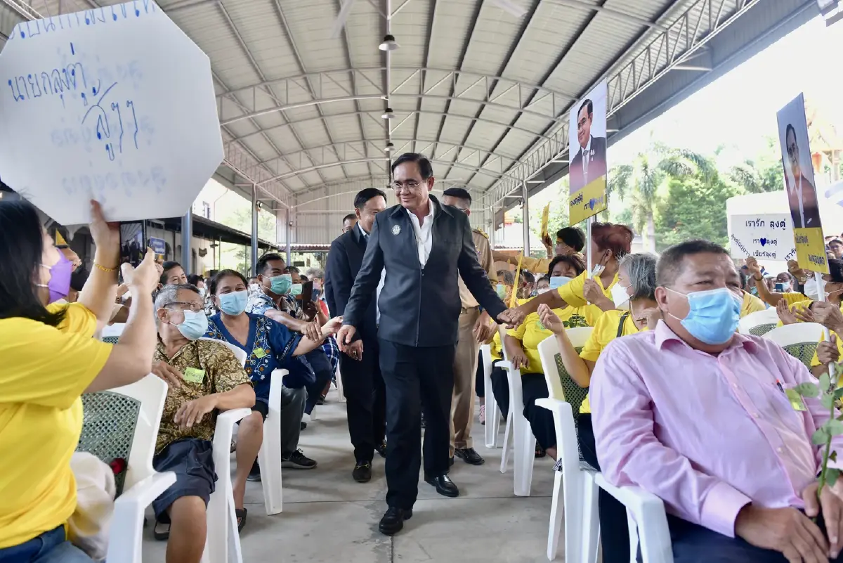 "นายกฯ" ย้ำ เห็นปชช.ข้าราชการ แล้วเหนื่อยไม่ได้ หลังฟังปัญหาพื้นที่ทับซ้อน
