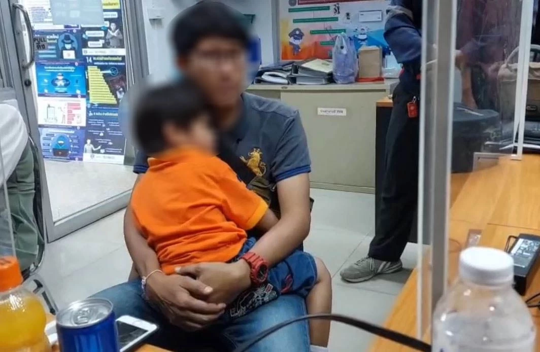 พ่อแม่เศร้า เชิญวิญญาณ "น้องกันต์" กลับบ้าน หลังพลัดตกทางด่วนเสียชีวิต