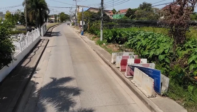 ชาวบ้านโวยโครงการกันน้ำท่วมกาฬสินธุ์ 148 ล. ล่าช้า หมดสัญญา 2 ปี ยังไม่เสร็จ