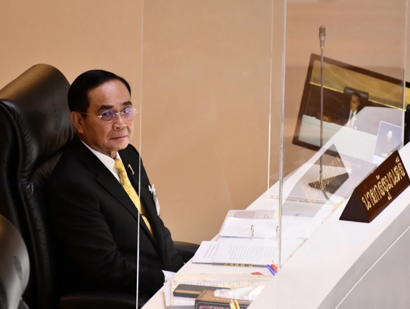 เก็บตกศึกสุดท้าย ดาวเด่น ข้อมูลเด็ด ริงไซด์สภา ใครถูกหามลงเวที ?