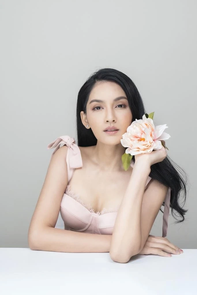 ขาเตียงไม่สั่น "เจมส์ - ครูก้อย" เผยเคล็ดไม่ลับใช้ชีวิตคู่ 7 ปี รักหวานฉ่ำ