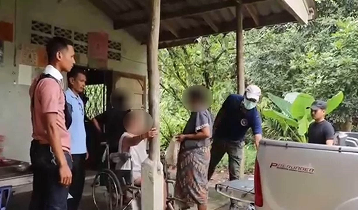 ผู้ป่วยติดเตียง เหยื่อไฟใต้ ช็อกซ้ำ! คนร้ายวางระเบิดเสาไฟแรงสูงใกล้บ้าน