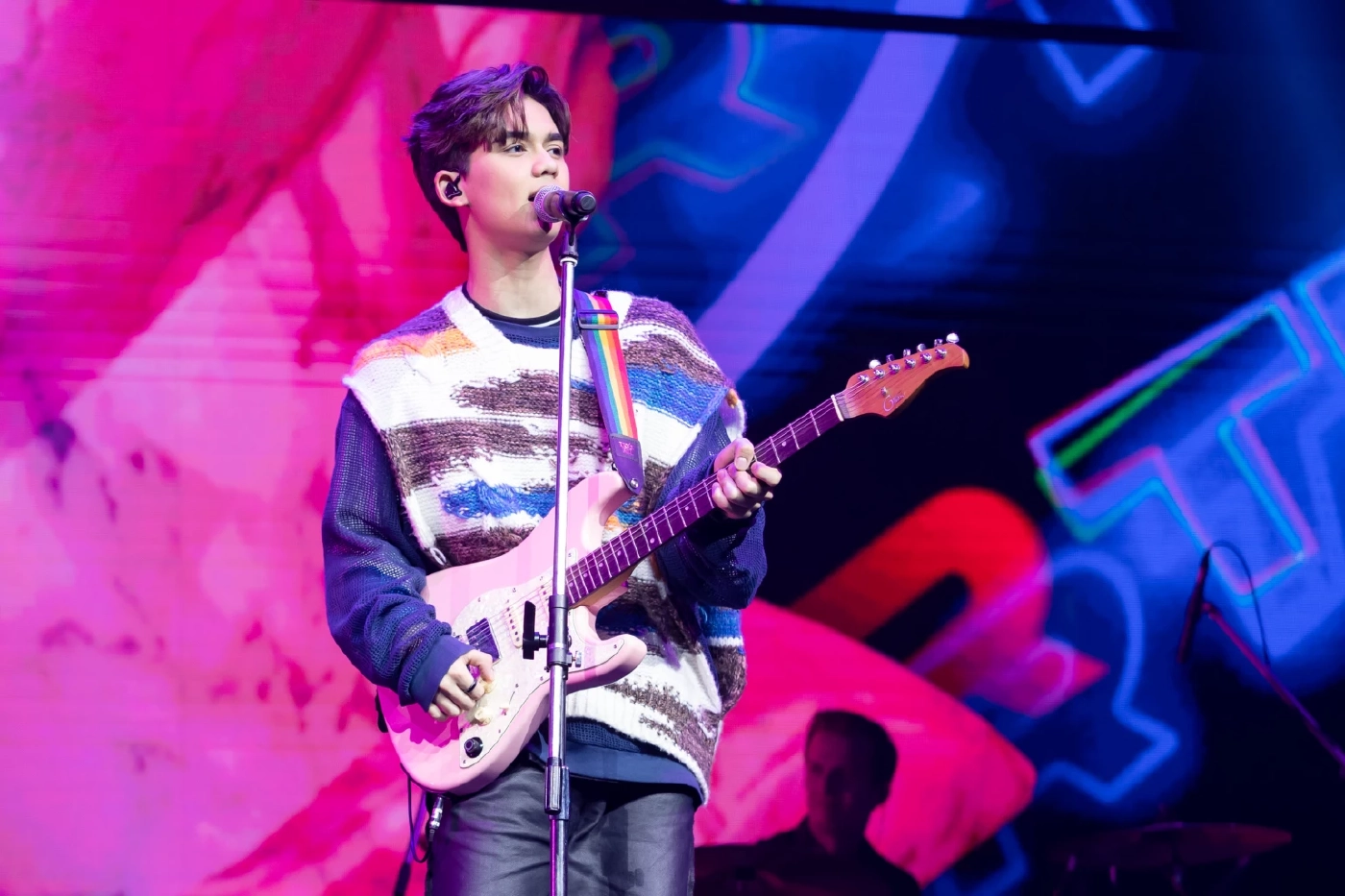 นิโคล เทริโอ กลั้นน้ำตาไว้ไม่อยู่ เมื่อเห็น  ทิกเกอร์ บนเวที  