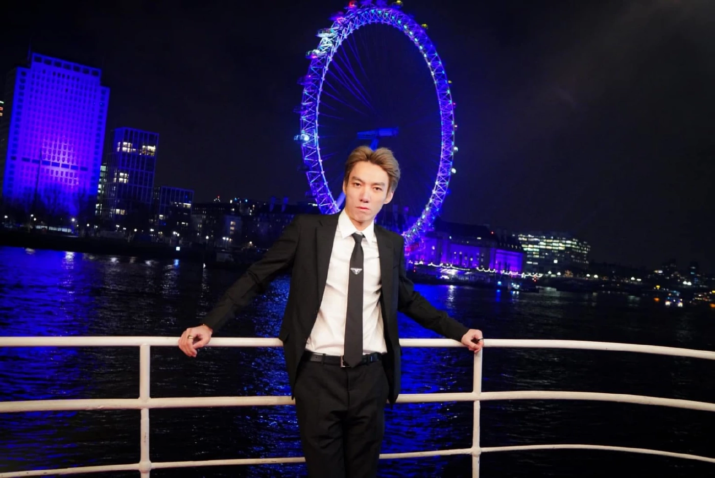 "เบนซ์ เดม่อน" ถูกออกหมายจับพัวพันคดี "มาเก๊า 888"