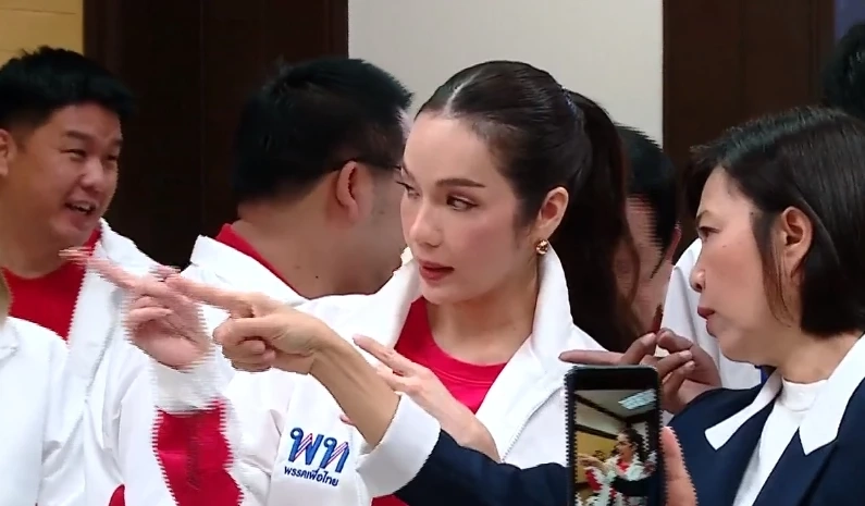 เพื่อไทย เปิดตัว อ๋อม สกาวใจ พูนสวัสดิ์ ผู้สมัครส.ส.เขตสะพานสูง 