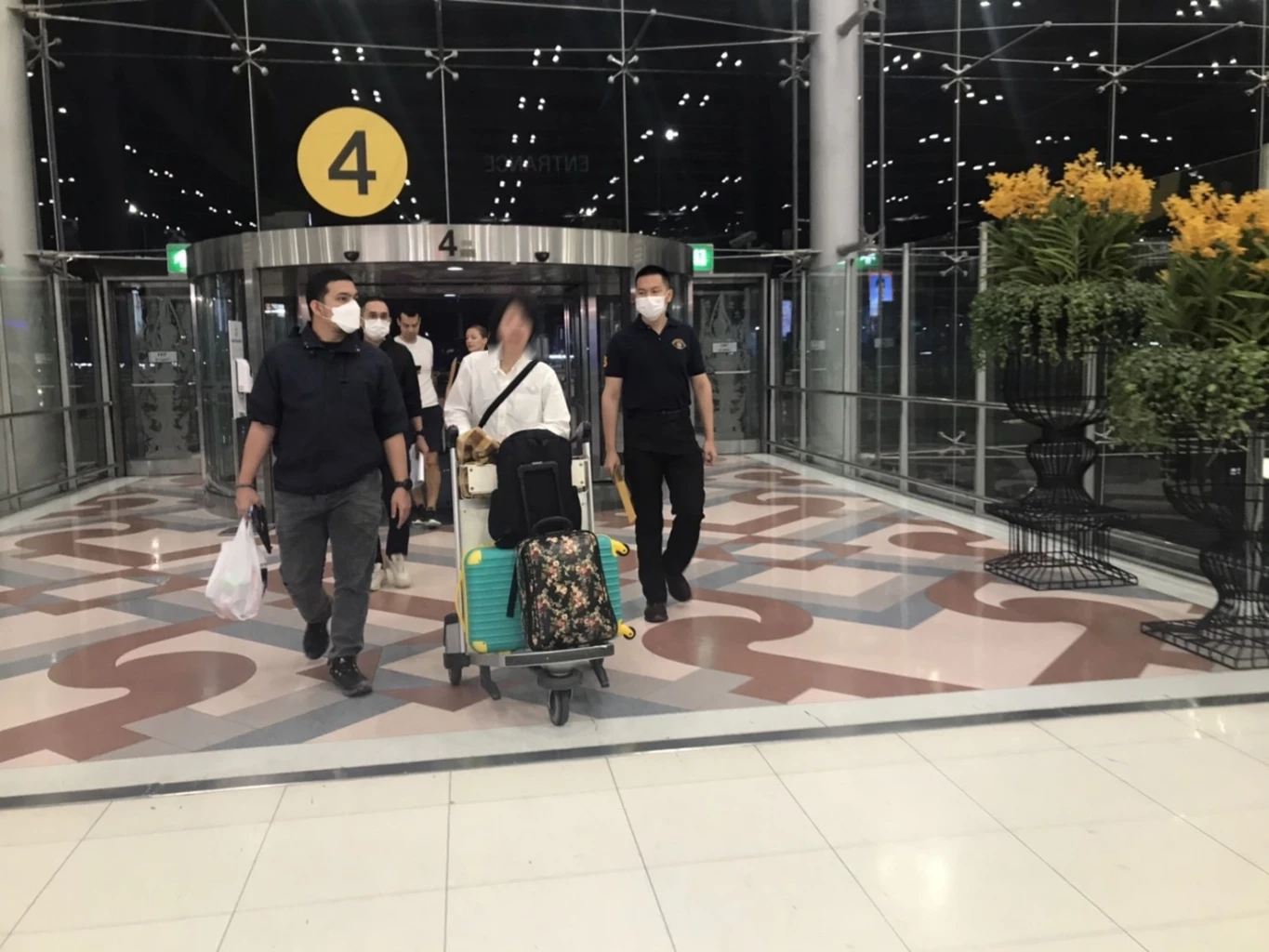 รวบอดีตแฟน “มายด์ วรัญรภัสส์” ร่วมตุ๋นทองคำ สูญเงินกว่า 200 ล้านบาท