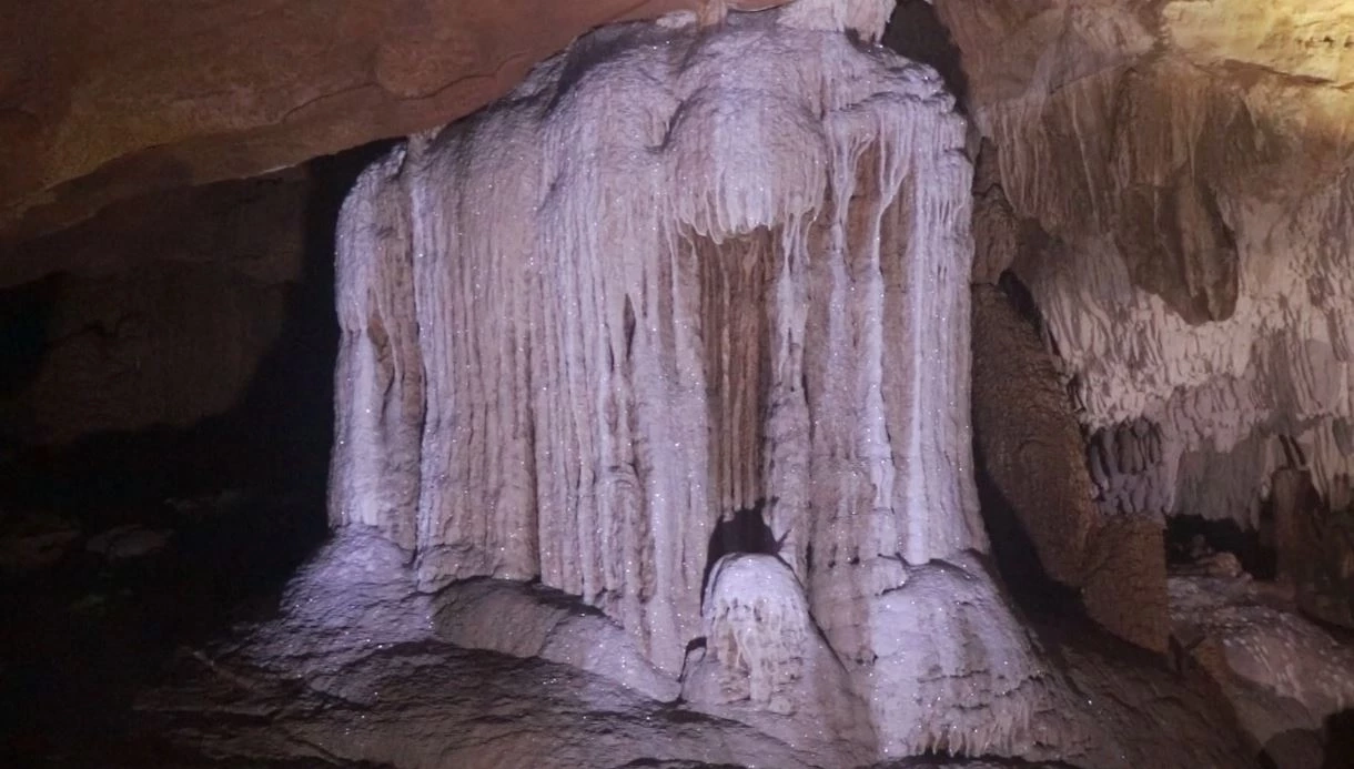 Unseen พิษณุโลก มุดถ้ำเดือน-ถ้ำดาว ตื่นตาหินแพนเค้ก