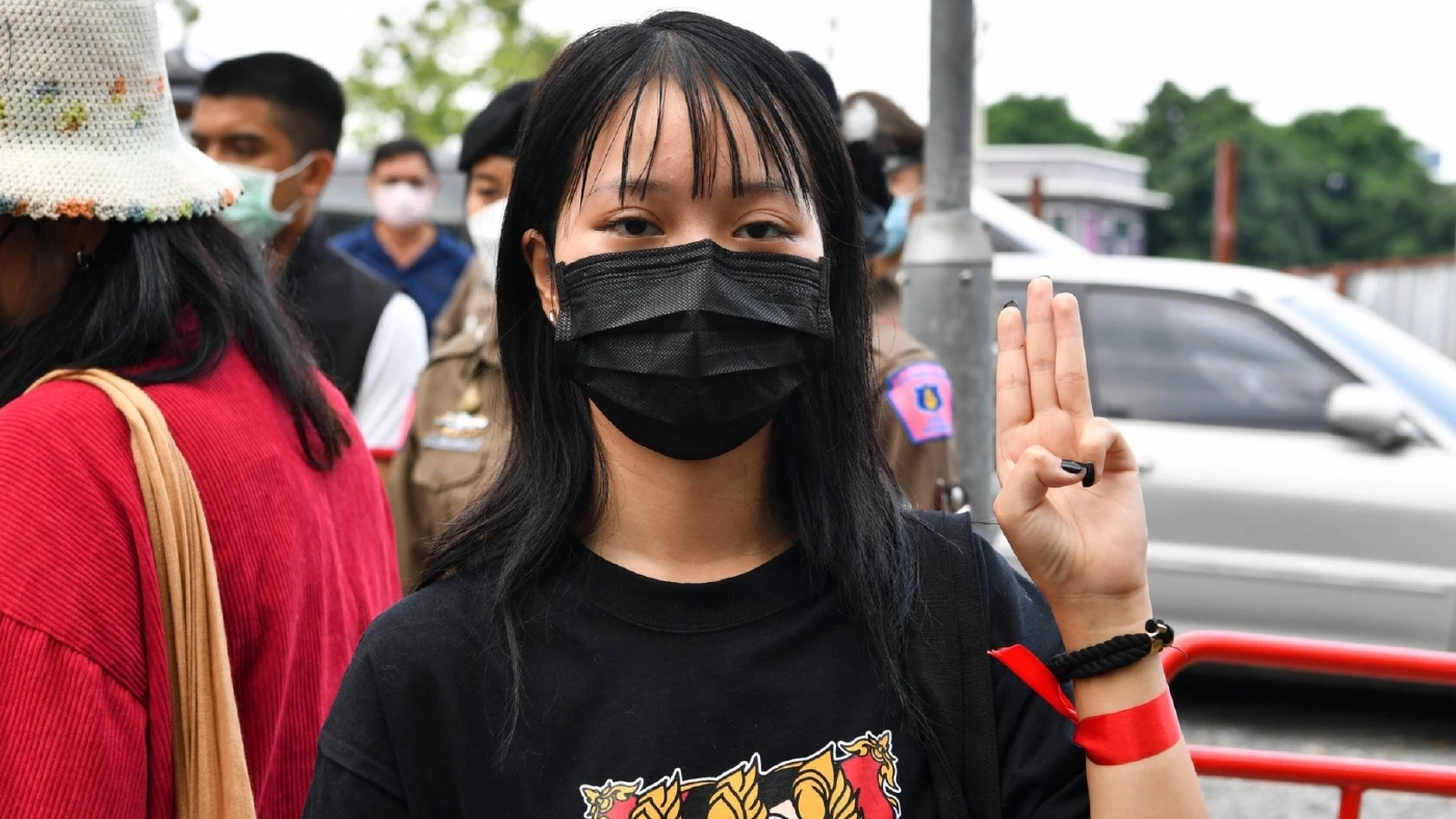 น.ส.ทานตะวัน หรือ ตะวัน ตัวตุลานนท์