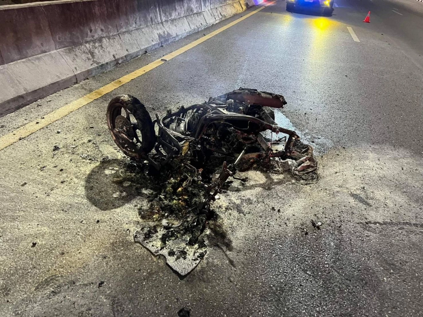 เปิดคลิป กล้องหน้ารถจับภาพหนุ่มขี่จยย.ย้อนศร ประสานงาบรรทุกไฟลุกท่วม