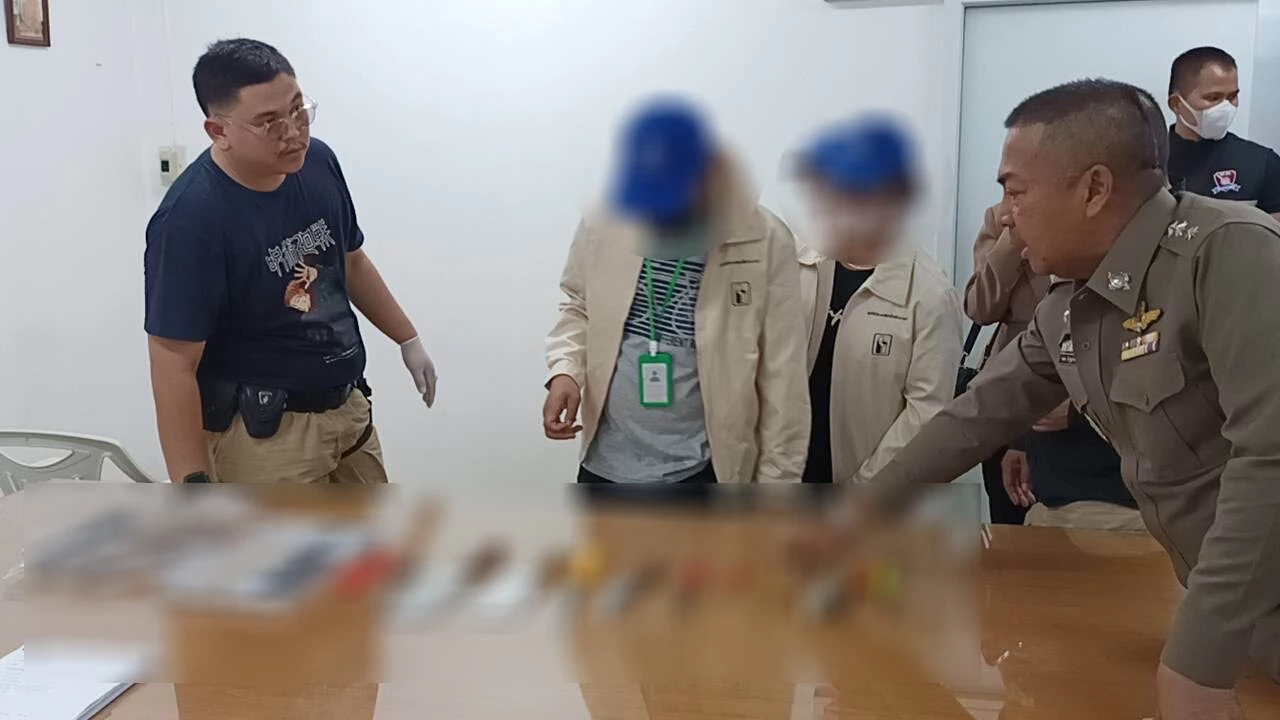 ปวีณา - ตร.บางบัวทอง นำหมายศาลเข้าค้นบ้านครูเตย ยึดสาก มีดทำครัว ไปตรวจสอบ