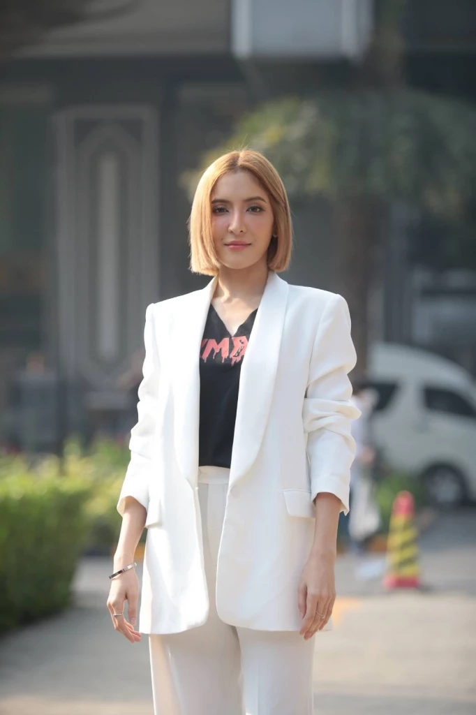 พิ้งค์กี้ สาวิกา