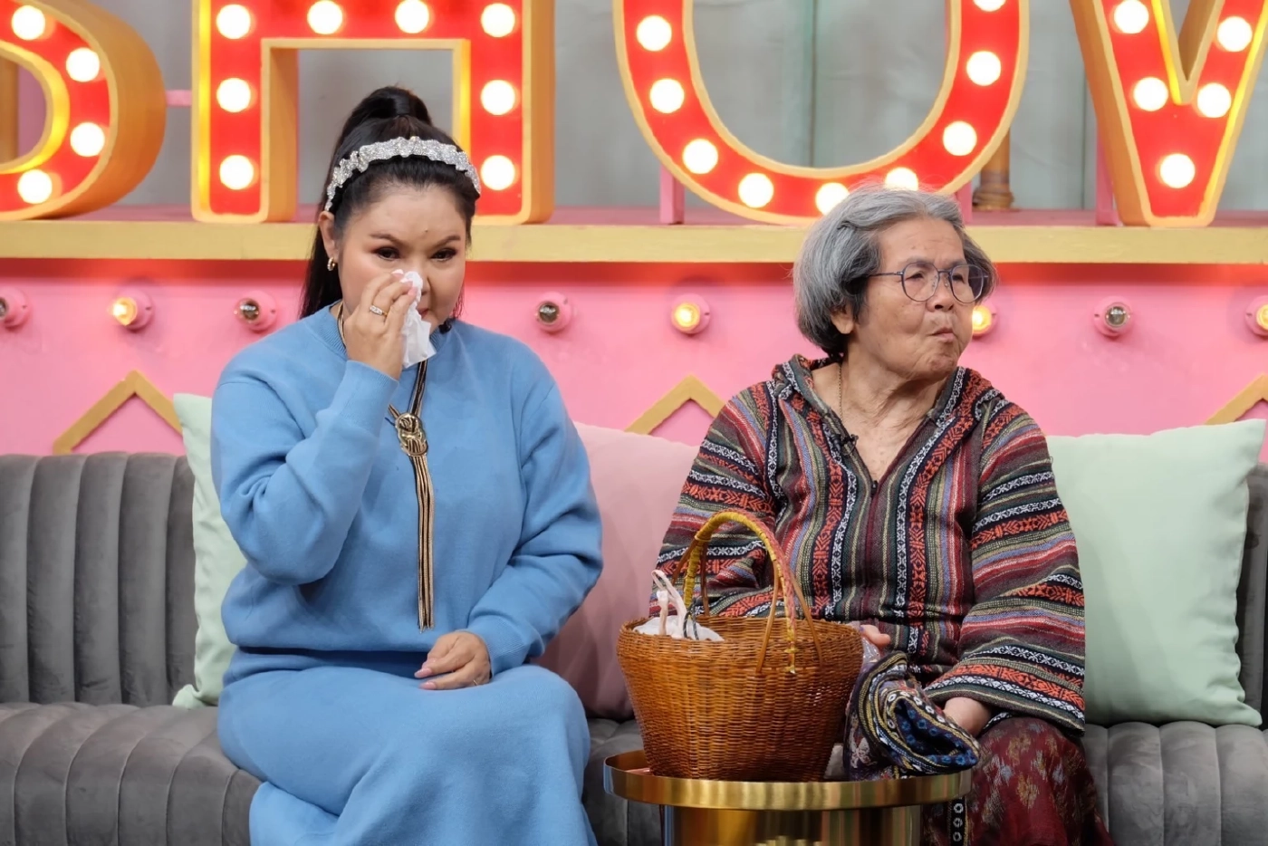 ฮาย อาภาพร ลูกทุ่งคนดัง โดนบูลลี่ไม่รู้จักกางเกงใน