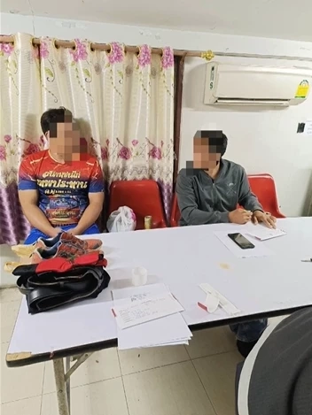 ผู้ก่อเหตุเดินทางเข้ามอบตัวหลังถูกเกลี้ยกล่อมจากตำรวจ