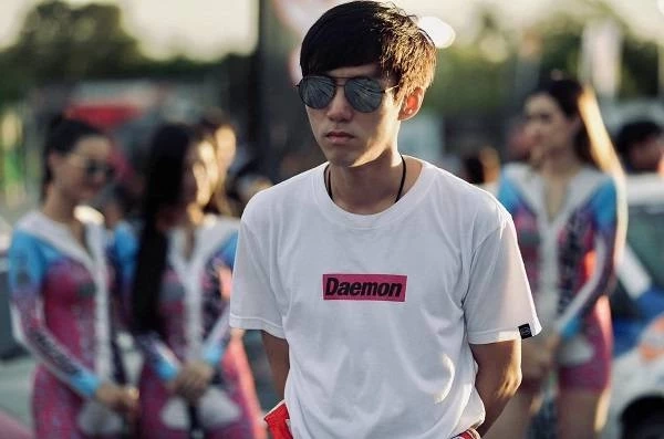 เปิดไทม์ไลน์ทำความรู้จัก  "เบนซ์ เดม่อน" ถูกหมายจับ เอี่ยวมาเก๊า 888