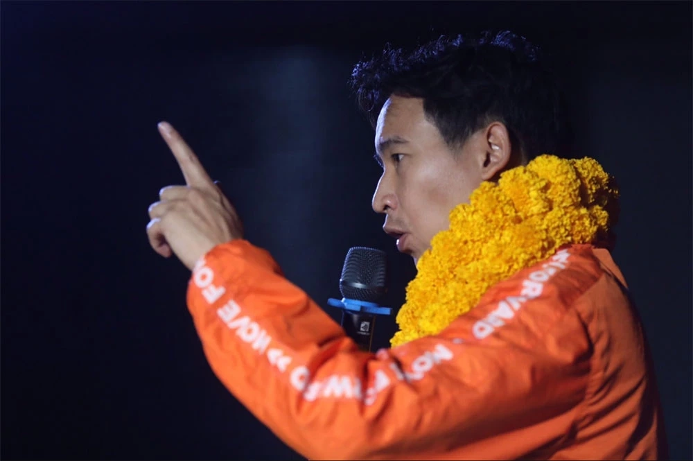 “พรรคสีส้ม” โอด 3 ปี ยุบ “พรรคอนาคตใหม่” ขอร่วมบริจาคคนละ 100 สร้างก้าวไกล