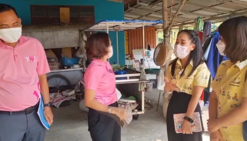 สหวิชาชีพเข้าพูดคุยครอบครัว ด.ญ. 10 ขวบ ที่ถูกเพื่อนบ้าน วัย 58 ปี ลวงไปชำเรา