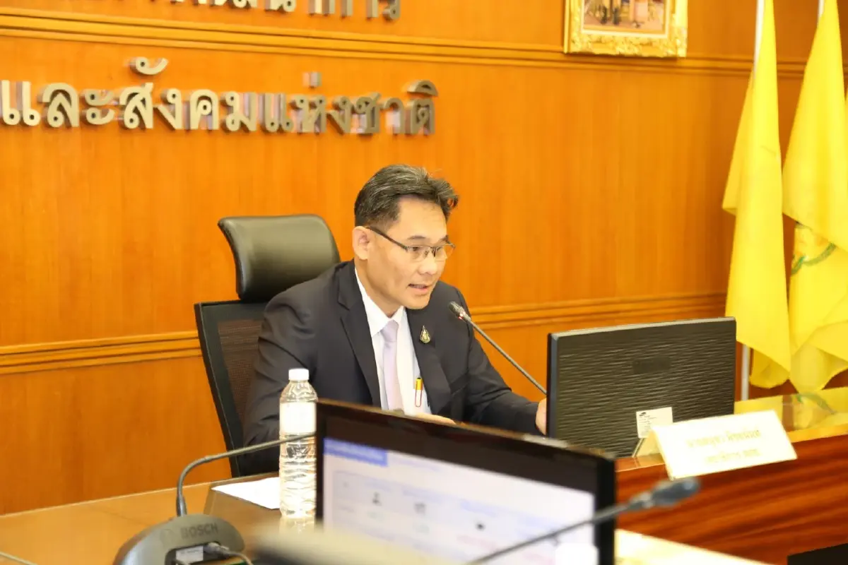 นายดนุชา พิชยนันท์. เลขาธิการสภาพัฒนาการเศรษฐกิจและสังคมแห่งชาติ