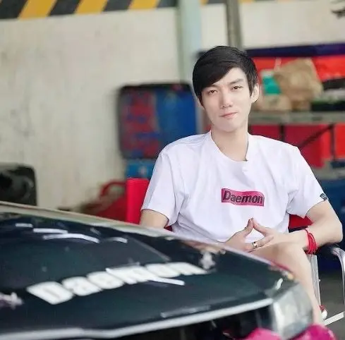 ไผ่ ลิกค์ โพสต์แฉ เบนซ์ เดม่อน พยายามใช้คำว่ามอบตัว จี้ สตม. อย่าทำให้ผิดหวัง