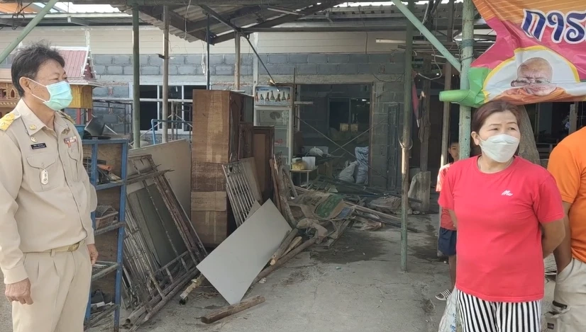 นางวารี เภาเสน อายุ 55 ปีเจ้าของบ้าน