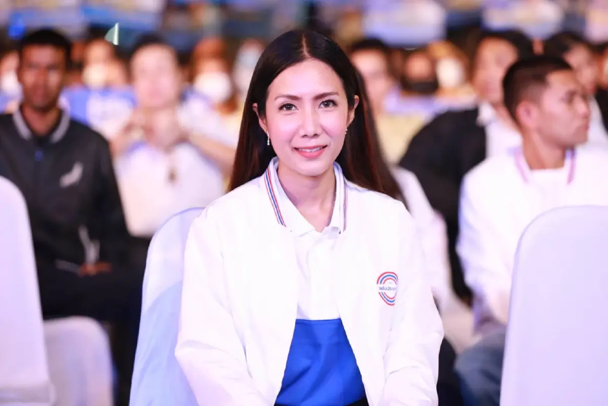 น.ส.นพวรรณ หัวใจมั่น ว่าที่ผู้สมัคร ส.ส.กทม.เขตบางเขน
