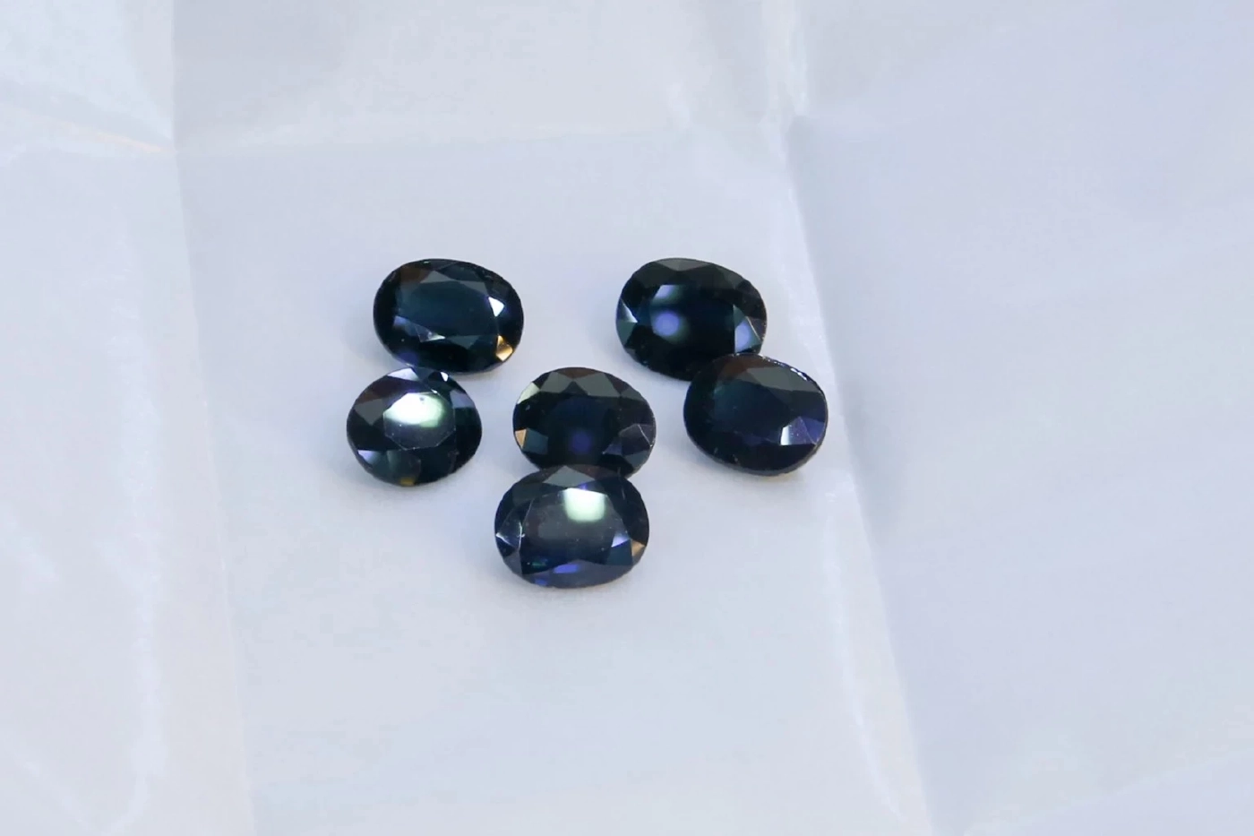 เผยทริคดีๆ เลือก 'อัญมณี' และ 'หินสี' อย่างไรให้เหมาะกับแต่ละราศี 