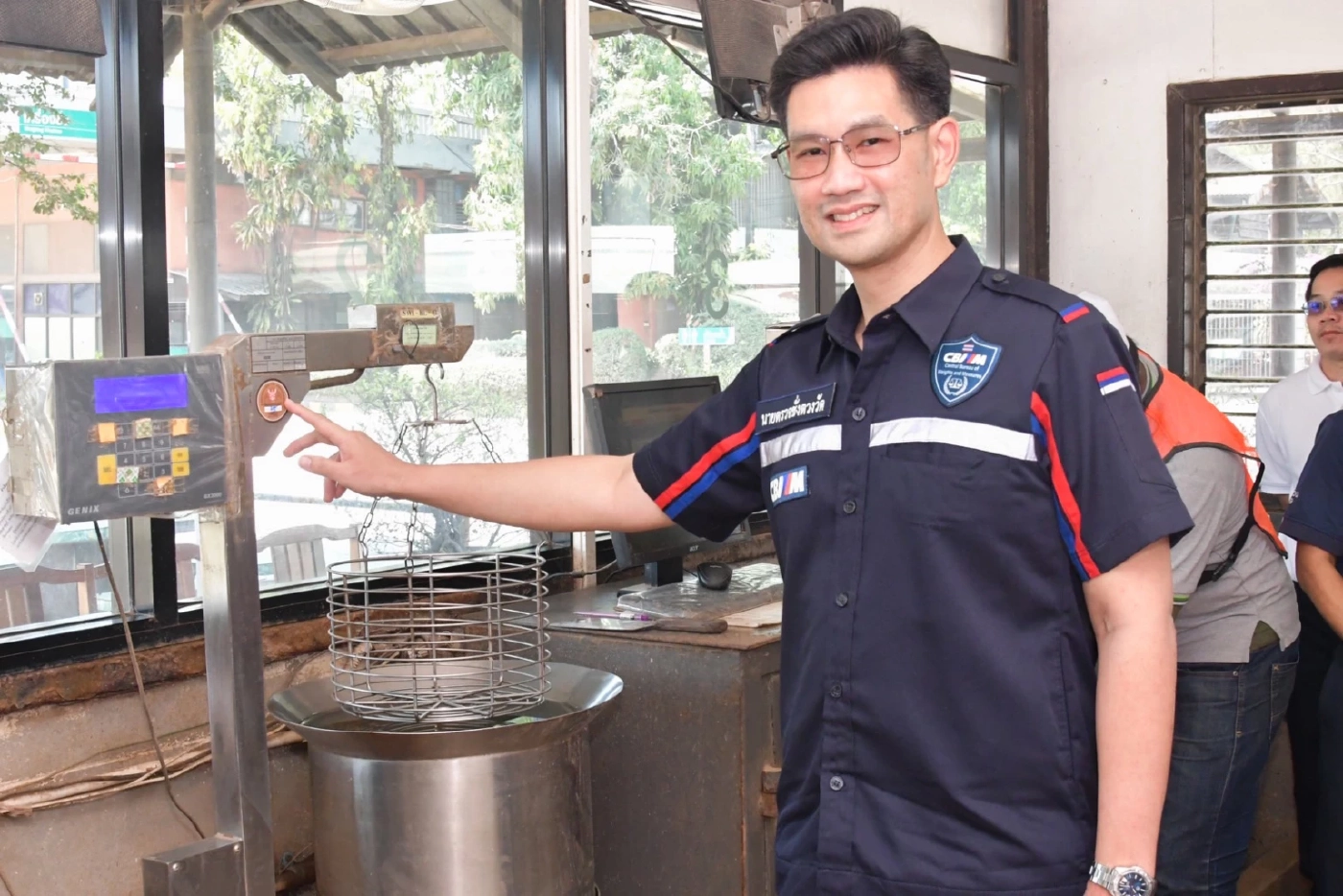 ร้อยตรีจักรา ยอดมณี รองอธิบดีกรมการค้าภายใน 