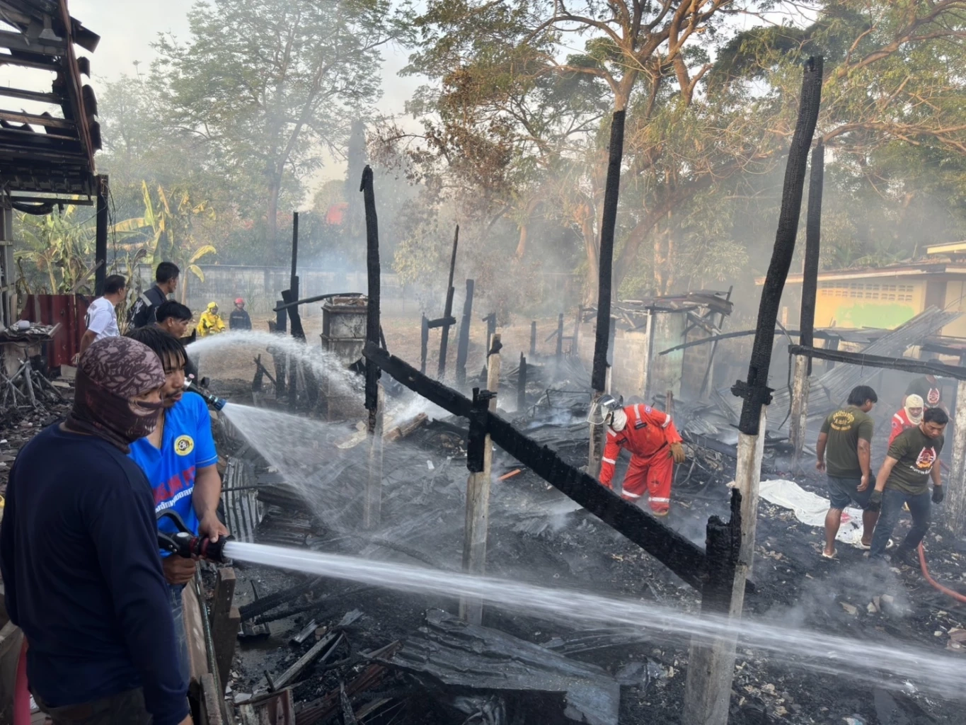 ไฟไหม้บ้าน เผาเฒ่าวัย 82 ปี เสียชีวิตคากองเพลิง ช่วยแล้วแต่ออกมาไม่ทัน