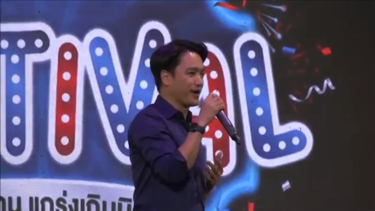 “เอ๊ะ จิรากร” ขึ้นเวทีฟรีคอนเสิร์ตที่เชียงราย ขอบคุณทุกกำลังใจ (มีคลิป)