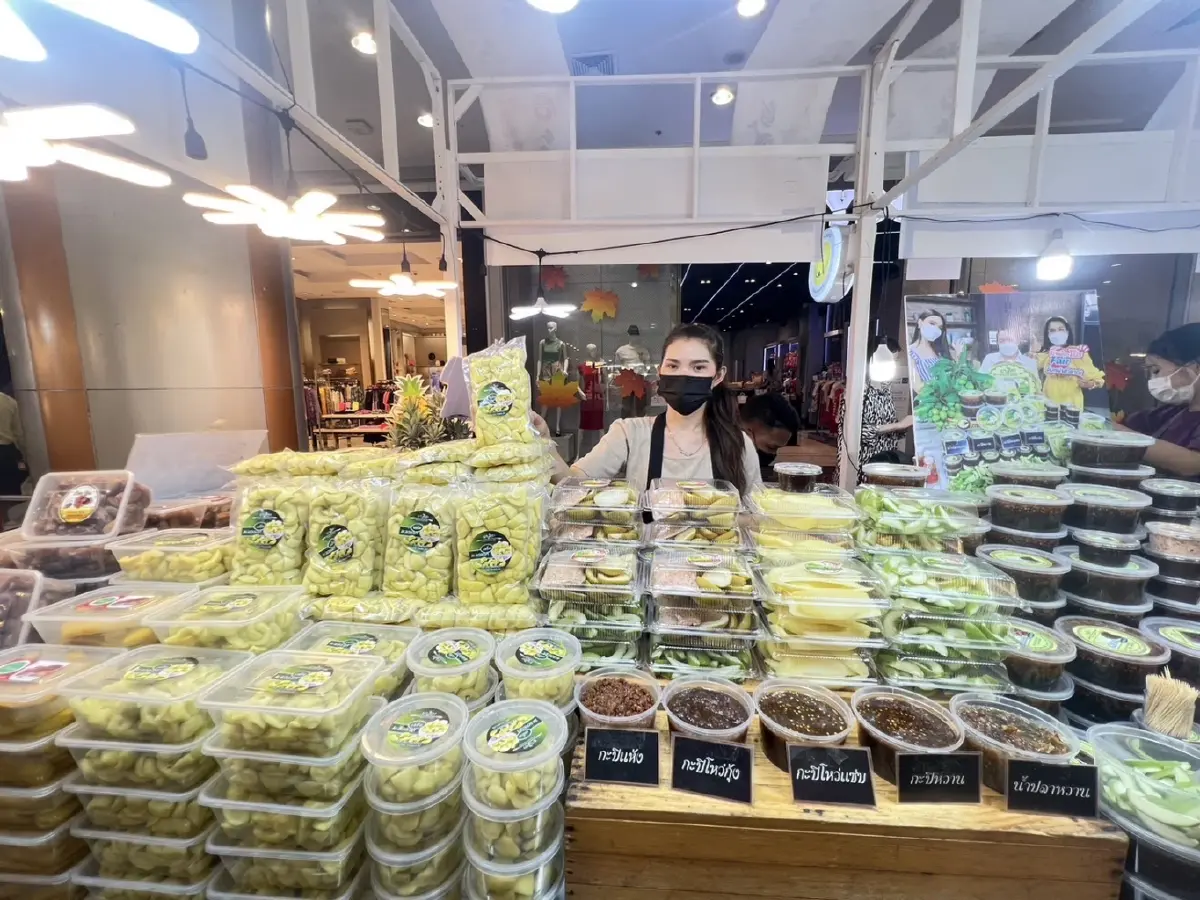 ลิ้นติดโปรแฟร์  ก้อง ท็อป ปักหมุด ชวน  ตี๋ AF พาฟินช้อปชิมกินของอร่อย