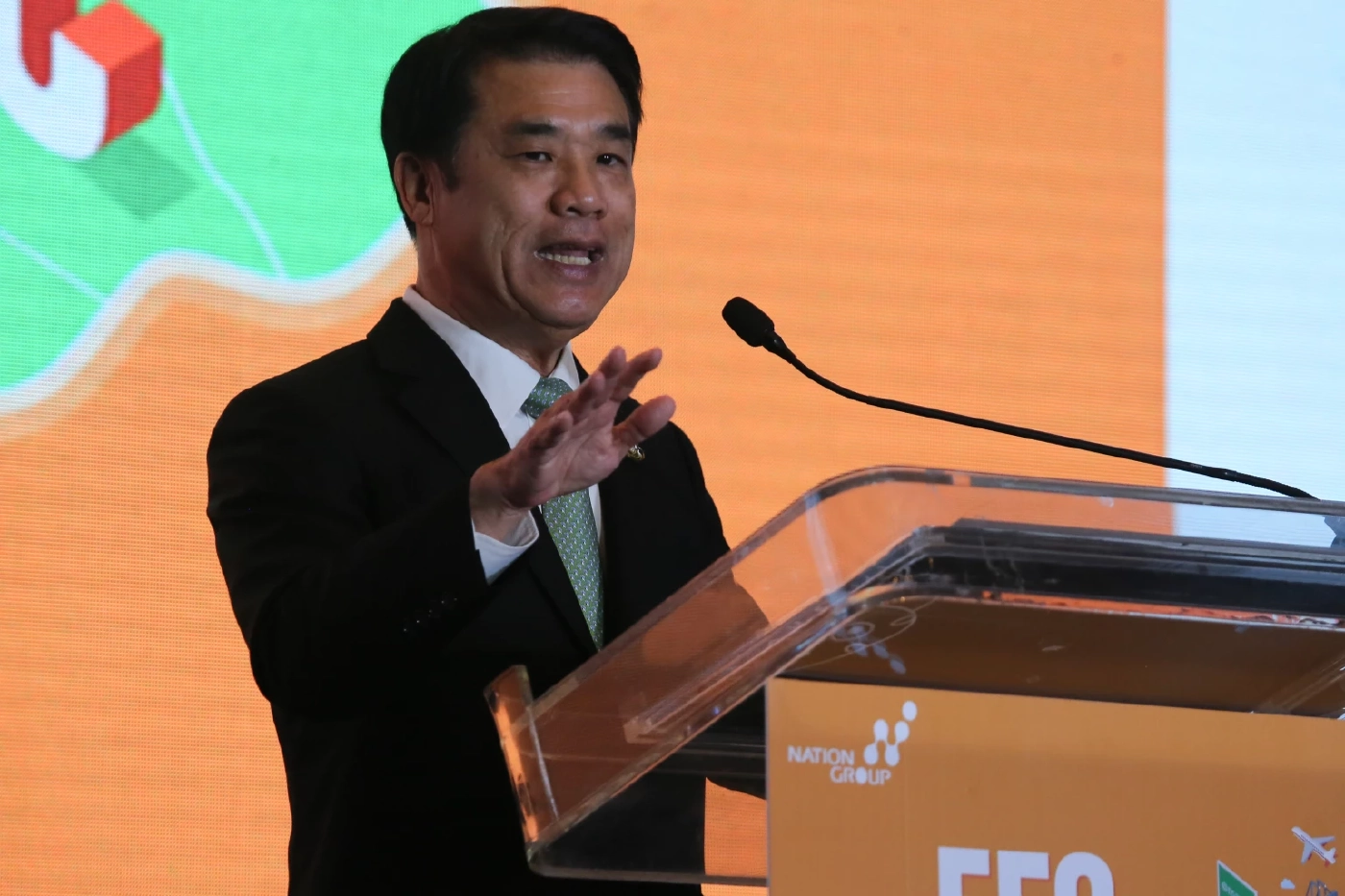 สุริยะ จึงรุ่งเรืองกิจ