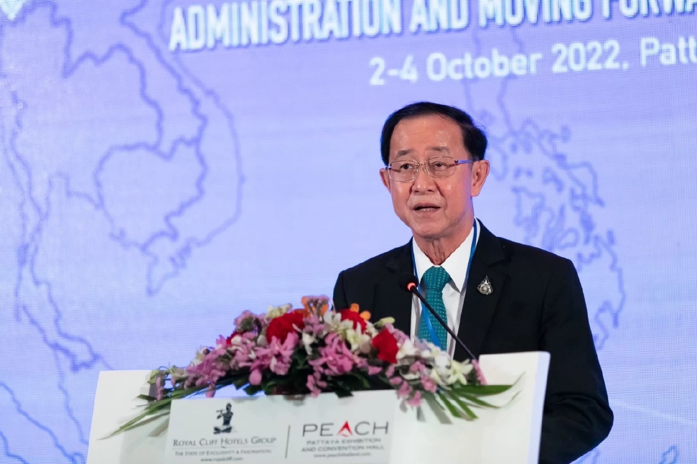 นายอาคม เติมพิทยาไพสิฐ รัฐมนตรีว่าการกระทรวงการคลัง