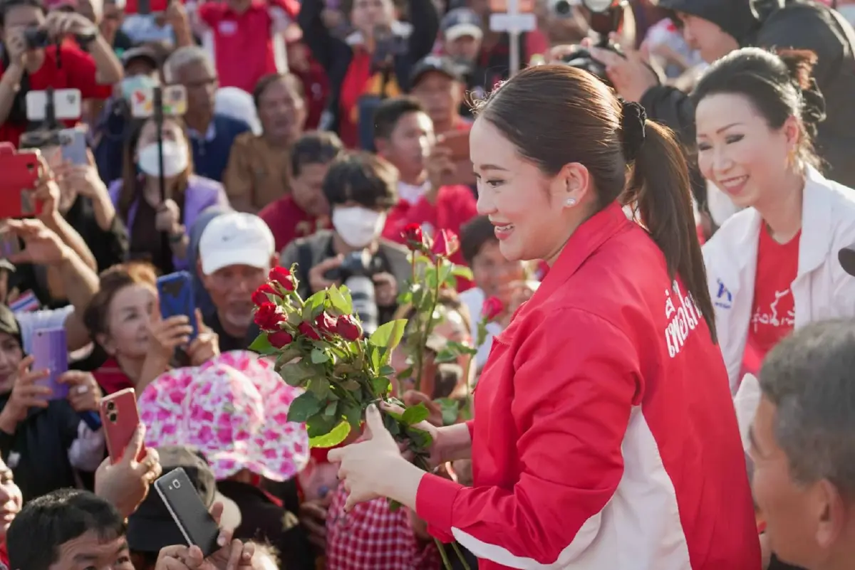“อุ๊งอิ๊งค์” นำพรรคเพื่อไทย ปราศรัยที่พังงา ลั่น รักคนใต้หนัดเหนียน 