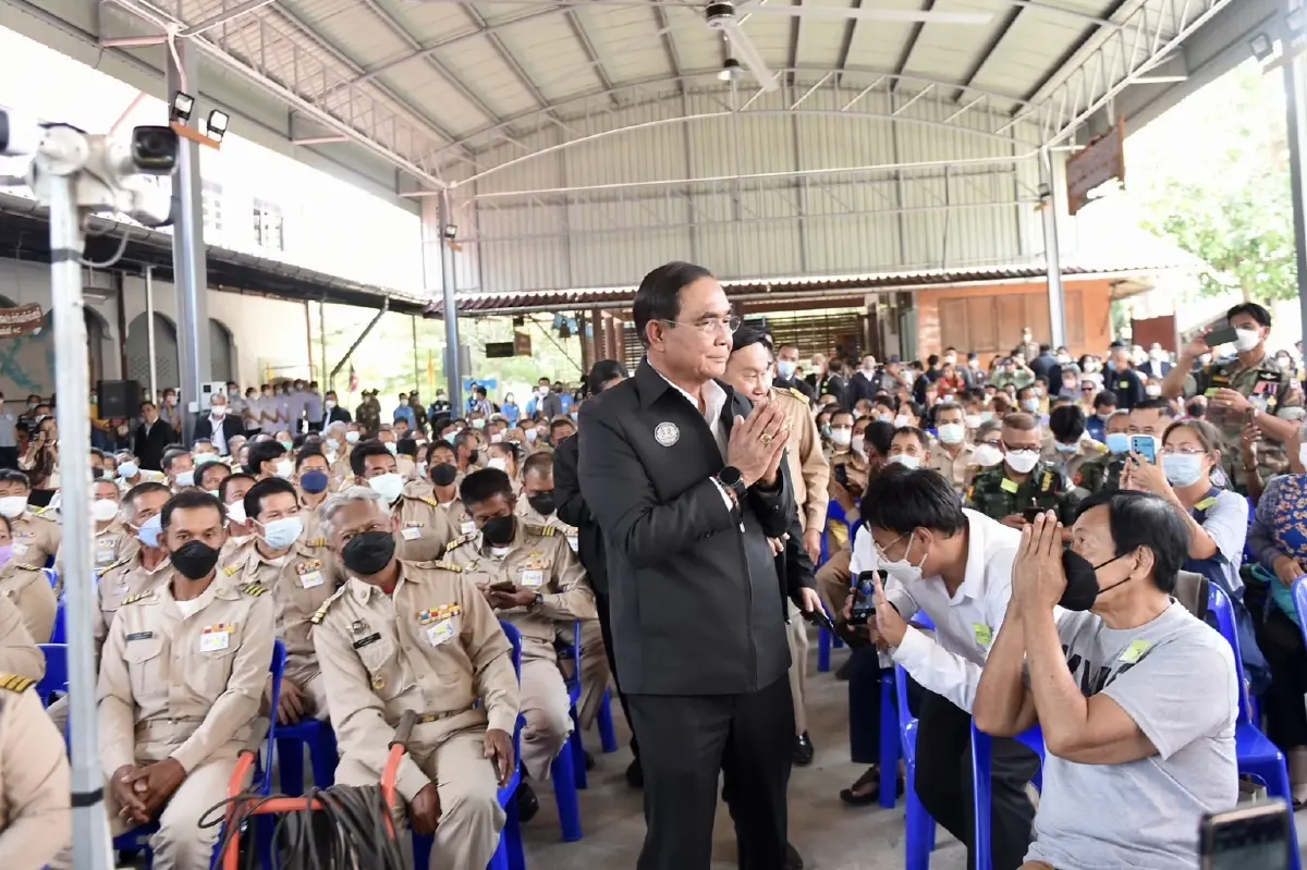 "นายกฯ" ย้ำ เห็นปชช.ข้าราชการ แล้วเหนื่อยไม่ได้ หลังฟังปัญหาพื้นที่ทับซ้อน
