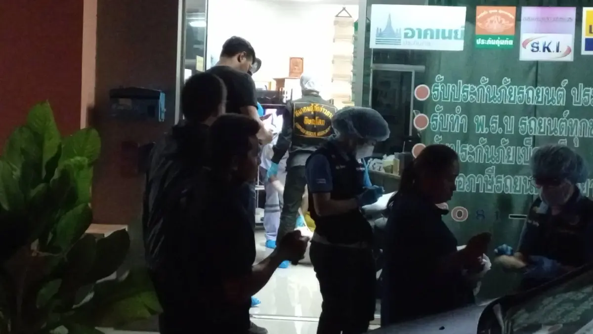 สลด! สาวใหญ่เครียดไม่มีเงินใช้คืน ยิงตัวเองต่อหน้าเจ้าหนี้