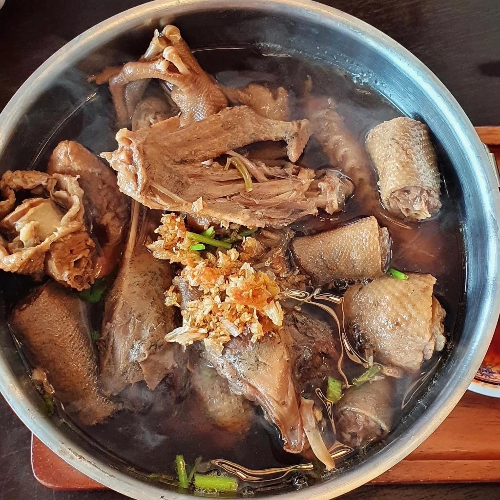 รวมมิตรตุ๋นหม้อไฟ