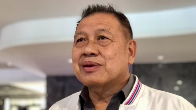 วิรัช  รัตนเศรษฐ  ส.ส.นครราชสีมา พรรคพลังประชารัฐแต่ถูกหยุดปฏิบัติหน้าที่ 