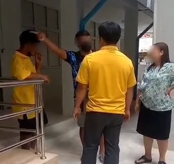 วงการครูฉาวอีก! ครูพละ สั่ง ม.3 รุมต่อย ม.2 บาดเจ็บ (มีคลิป)