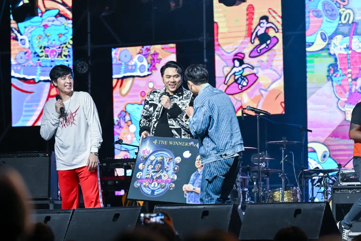Acme วง DoubleDeep หวานใจนางเอก นนนี่ ใส่นาฬิกาหรู 20 ล้าน ขึ้นคอนเสิร์ต
