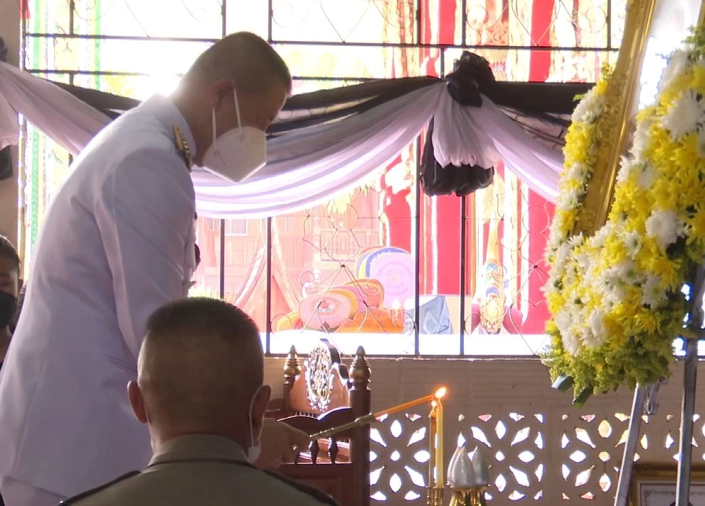 ในหลวงพระราชทานน้ำหลวงอาบศพ-หีบเชิงชาย "ด.ต.เปรม" เสียชีวิตขณะปฏิบัติหน้าที่