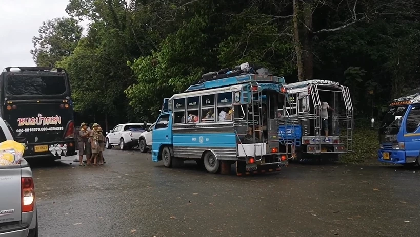 จบดราม่า รร.ดังเมืองคอน ยอมใช้รถบัสขน นร.กลับจากการเข้าค่ายลูกเสือ