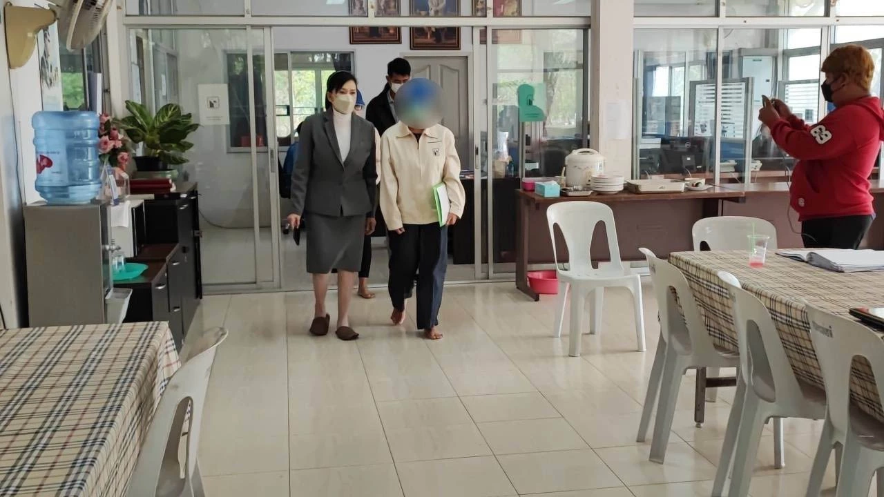 แม่ร้องปวีณา ส่งลูกชายออทิสติก ไปอยู่สถานรับเลี้ยง ถูกครูทำร้าย-มีดแทงอก