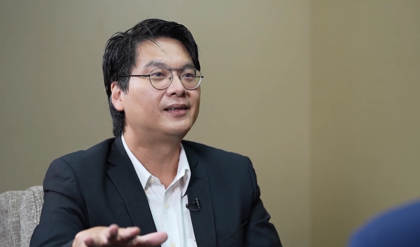 ดร.สติธร ธนานิธิโชติ ผู้อำนวยการสำนักนวัตกรรมเพื่อประชาธิปไตย สถาบันพระปกเกล้า