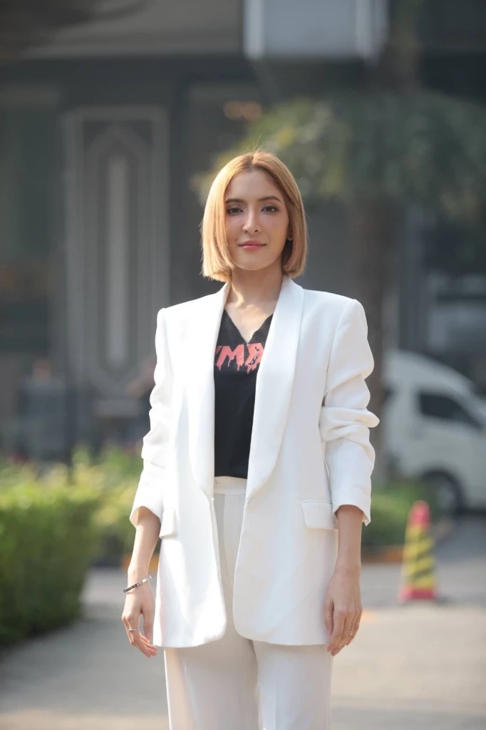 พิ้งค์กี้ สาวิกา