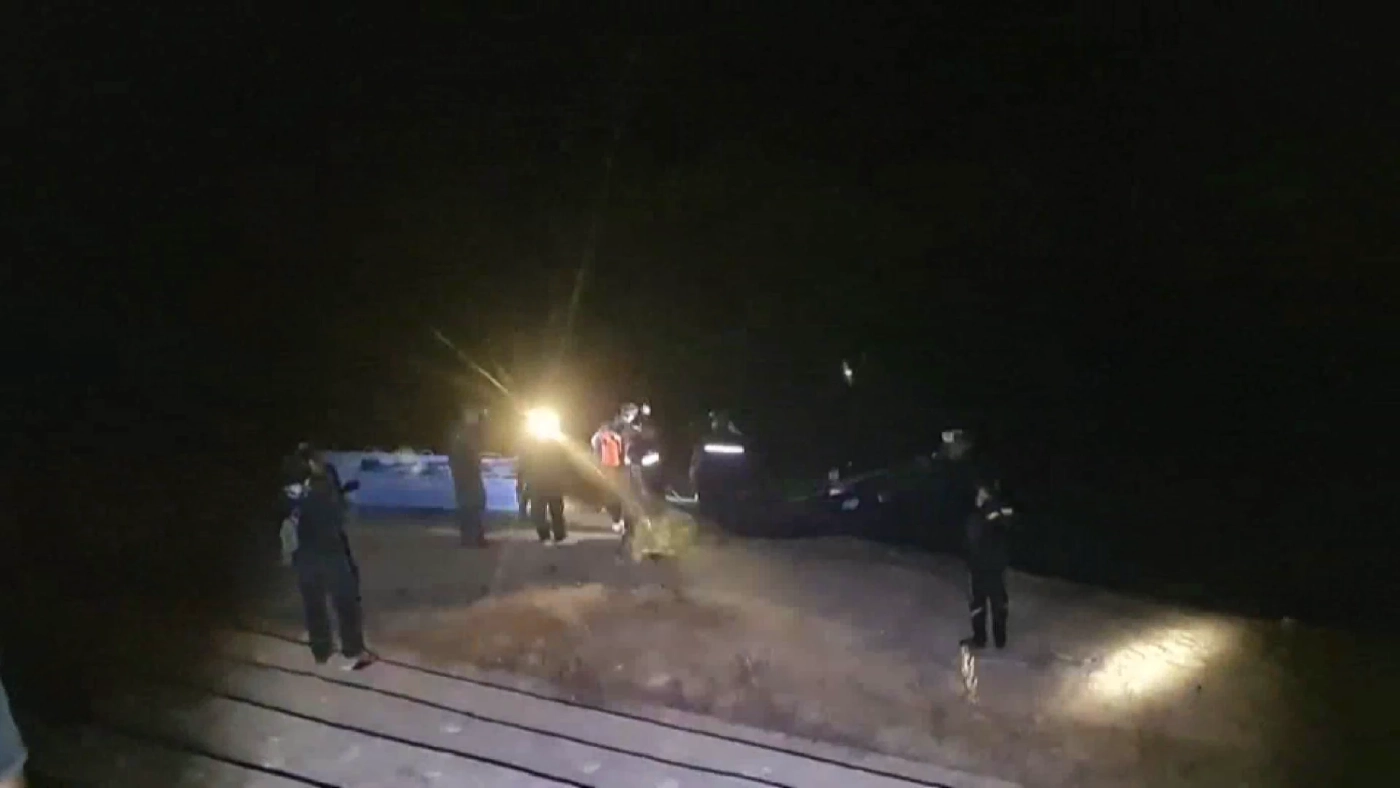 ระดมกำลังล่าจระเข้หลุดลงแม่น้ำปิงทั้งคืน ยังไร้วี่แวว