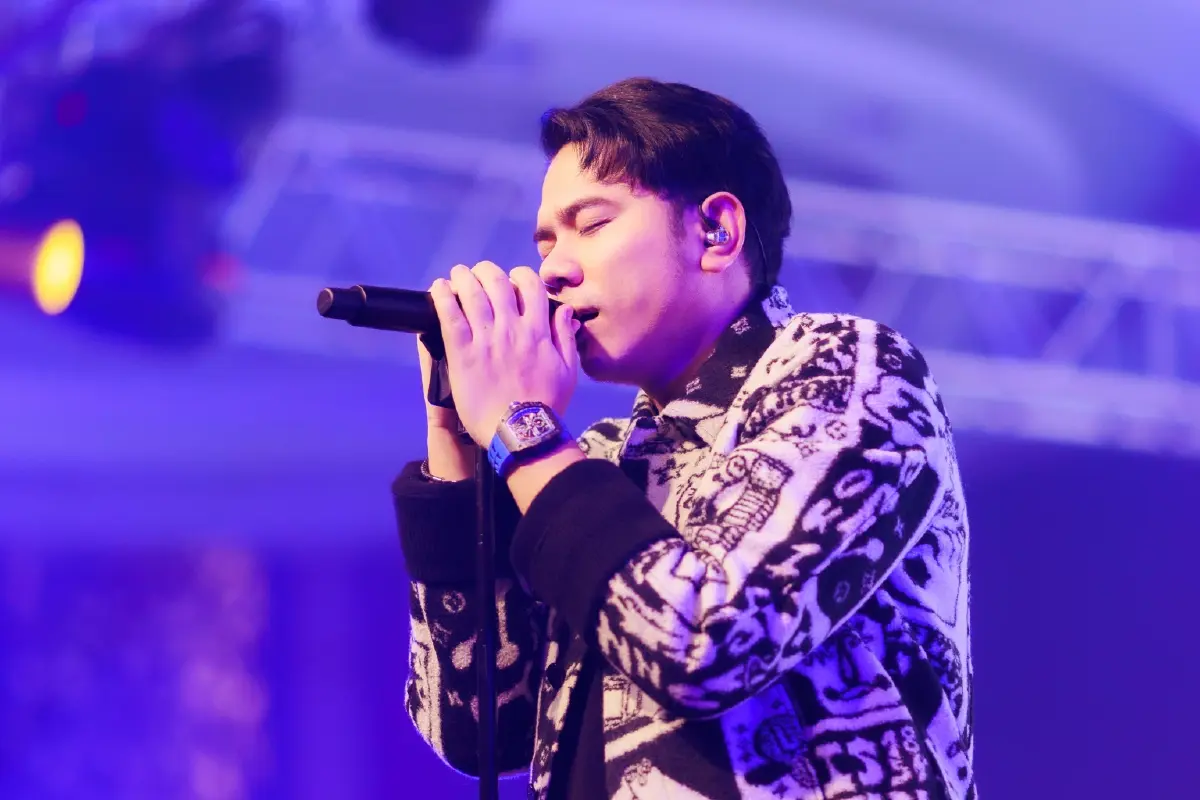Acme วง DoubleDeep หวานใจนางเอก นนนี่ ใส่นาฬิกาหรู 20 ล้าน ขึ้นคอนเสิร์ต