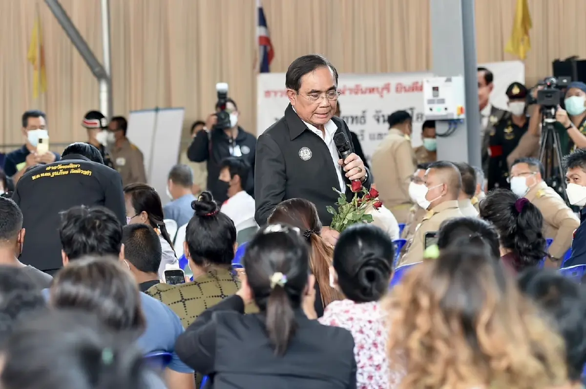 "นายกฯ" ย้ำ เห็นปชช.ข้าราชการ แล้วเหนื่อยไม่ได้ หลังฟังปัญหาพื้นที่ทับซ้อน