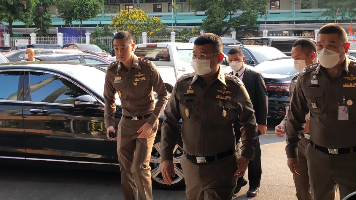 ผบ.ตร. รดน้ำศพ-มอบเงินช่วยเหลือครอบครัว "หมู่หนุ่ม" ยกเป็นตัวอย่างปรับปรุงยุทธวิธี