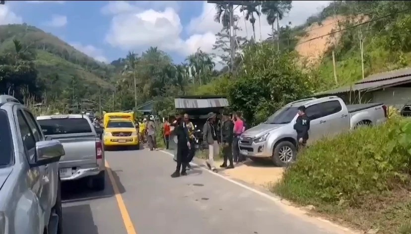 ชุลมุน! ชาวบ้านนับร้อยรวมตัวแย่งศพโจรใต้ที่ถูกวิสามัญ ไม่ให้ จนท.ชันสูตร