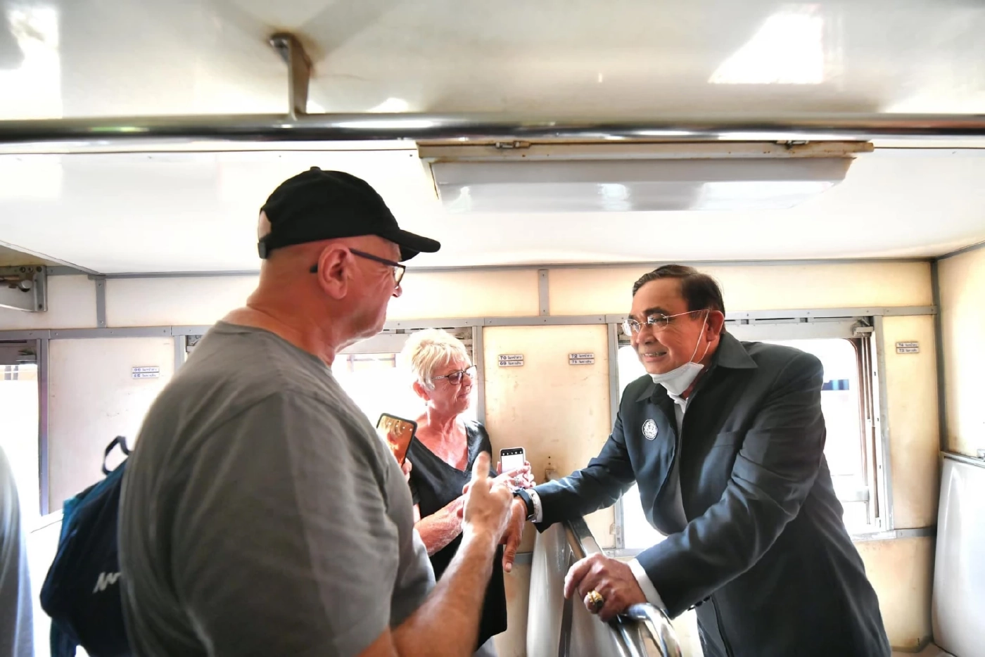 รบ.โชว์ผลงานปลายเทอม ปลื้ม "UN-WHO" ยกย่อง หวังพลิกโฉมไทยเติบโตหลายมิติ